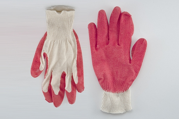 Перчатки х/б одинарный облив красные от Фабрики перчаток.